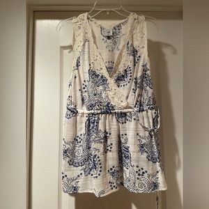 CAbi medium tank top.